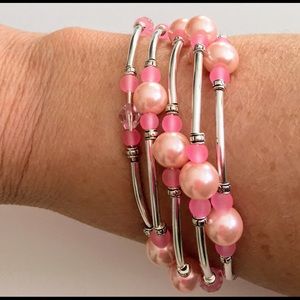 Pink crystal and pearl beaded memory wire bracelet